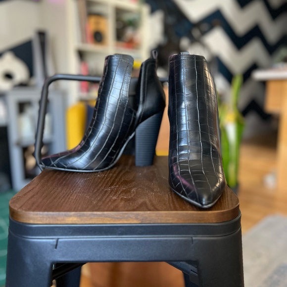 Black Crocodile Skin Heeled Ankle Boot - Picture 2 of 5